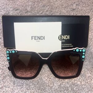FENDI WOMAN SUNGLASSES